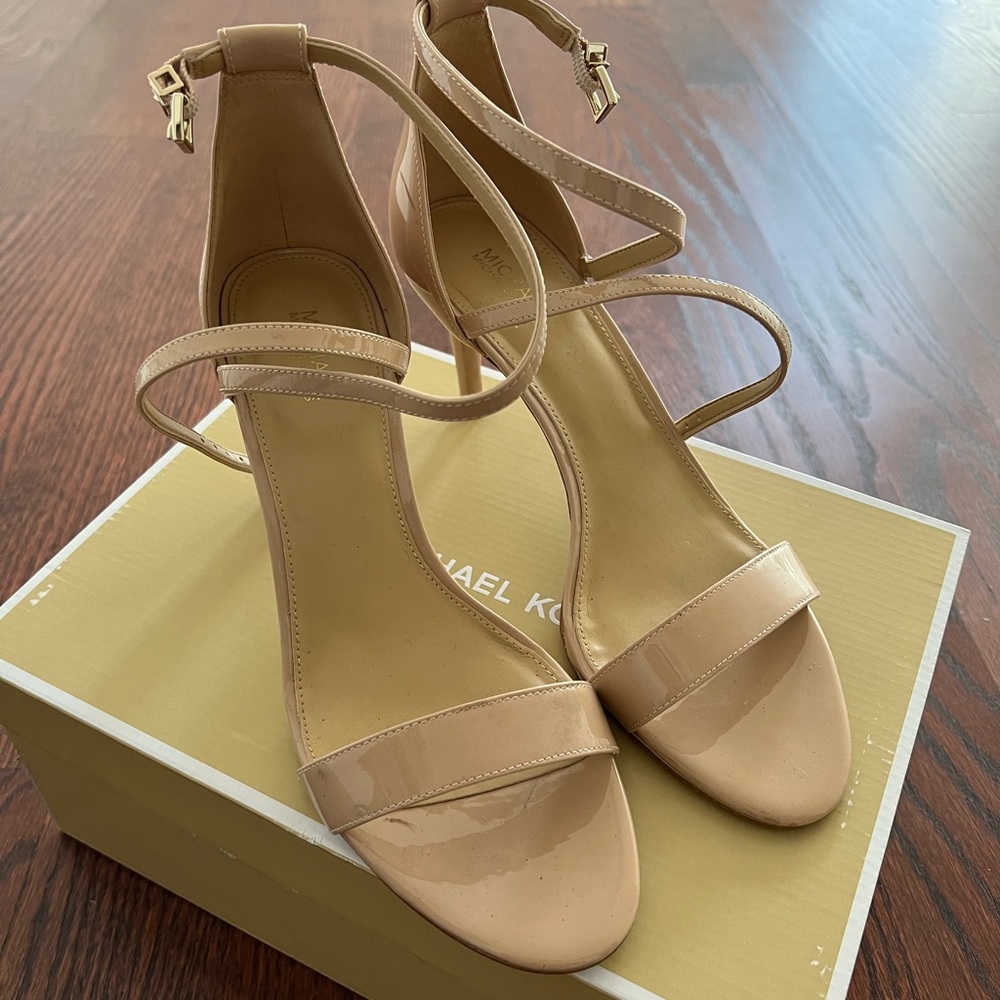 MK heel